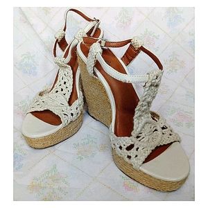 Lucky Brand Wedge Sandals in White 🤍